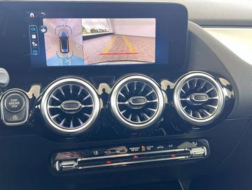 Mercedes GLA 200 — photo 26