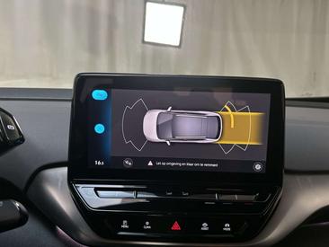 Volkswagen ID.4 Pro — photo 5