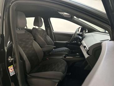 Volkswagen ID.4 Pro — photo 9