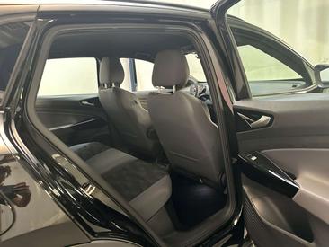 Volkswagen ID.4 Pro — photo 15