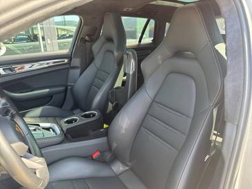 Porsche Panamera II ph2 Turbo S E-Hybrid — photo 13