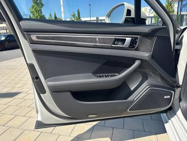 Porsche Panamera II ph2 Turbo S E-Hybrid — photo 15