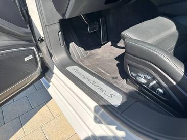 Porsche Panamera II ph2 Turbo S E-Hybrid — photo 25