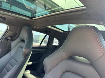 Porsche Panamera II ph2 Turbo S E-Hybrid — photo 27