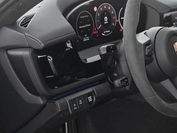 Porsche Panamera III GTS — photo 15