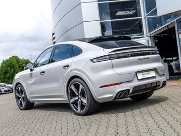 Porsche Cayenne III GTS Coupé — photo 3