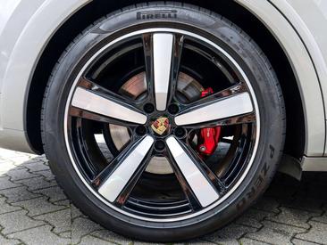Porsche Cayenne III GTS Coupé — photo 11