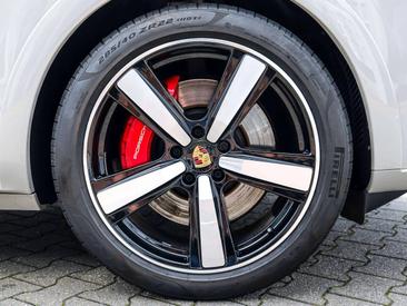 Porsche Cayenne III GTS Coupé — photo 12