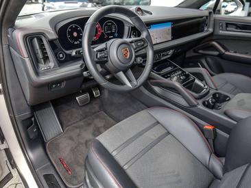 Porsche Cayenne III GTS Coupé — photo 13