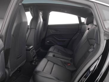 Porsche Taycan 4S — photo 11