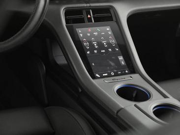 Porsche Taycan 4S — photo 13