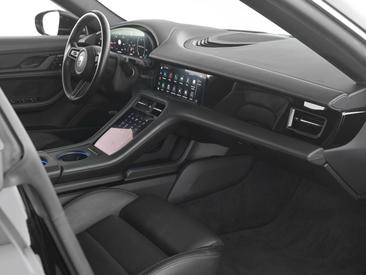 Porsche Taycan 4S — photo 15