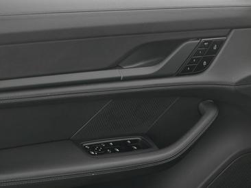 Porsche Taycan 4S — photo 22