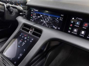 Porsche Taycan Sport Turismo — photo 19