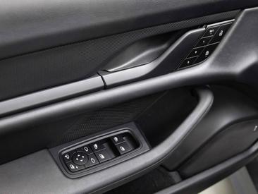 Porsche Taycan Sport Turismo — photo 22