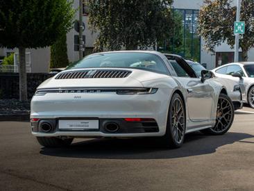 Porsche 992 I Targa 4S — photo 7