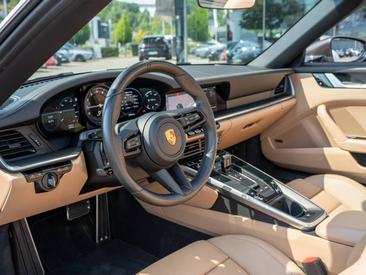 Porsche 992 I Targa 4S — photo 15