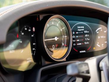 Porsche 992 I Targa 4S — photo 20