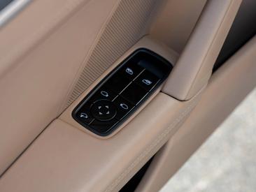Porsche 992 I Targa 4S — photo 24