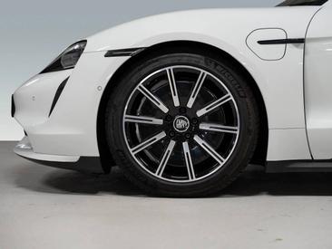 Porsche Taycan Turbo — photo 4