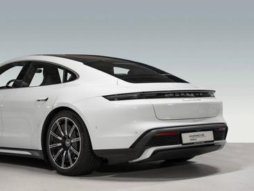 Porsche Taycan Turbo — photo 11