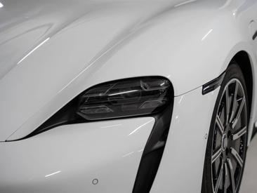 Porsche Taycan Turbo — photo 12