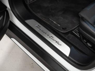 Porsche Taycan Turbo — photo 16