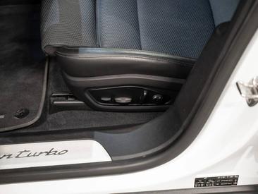 Porsche Taycan Turbo — photo 22
