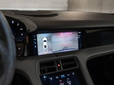 Porsche Taycan Turbo — photo 32