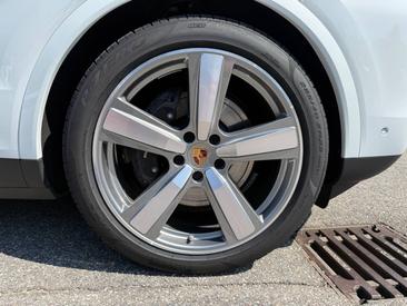 Porsche Cayenne III E-Hybrid Coupé — photo 11