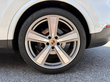 Porsche Cayenne III E-Hybrid Coupé — photo 12
