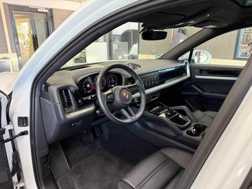 Porsche Cayenne III E-Hybrid Coupé — photo 13
