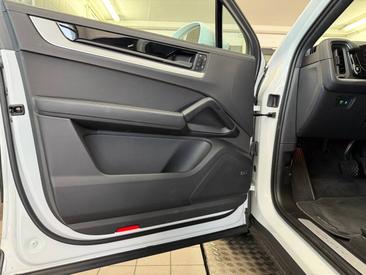 Porsche Cayenne III E-Hybrid Coupé — photo 26