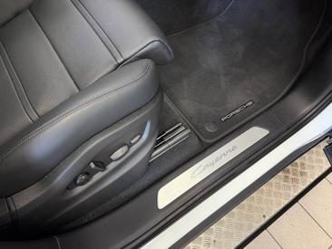 Porsche Cayenne III E-Hybrid Coupé — photo 28