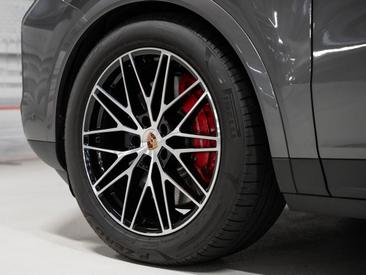 Porsche Cayenne III S E-Hybrid Coupé — photo 11