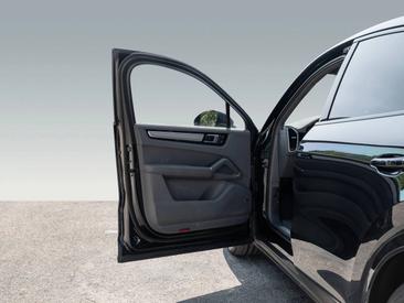Porsche Cayenne III S Coupé Platinum Edition — photo 19