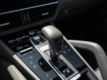 Porsche Cayenne III S Coupé Platinum Edition — photo 24