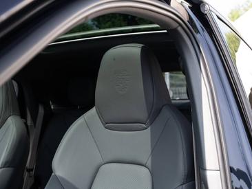 Porsche Cayenne III S Coupé Platinum Edition — photo 27