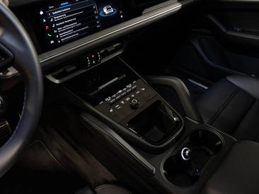 Porsche Cayenne III S E-Hybrid Coupé — photo 24