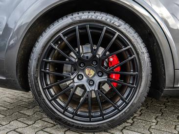 Porsche Cayenne III GTS Coupé — photo 9