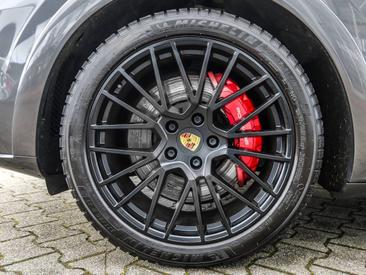 Porsche Cayenne III GTS Coupé — photo 11