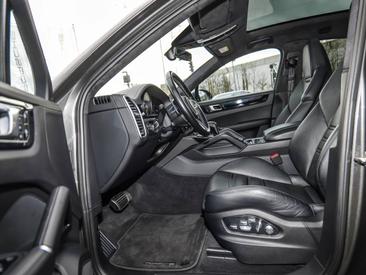 Porsche Cayenne III GTS Coupé — photo 14