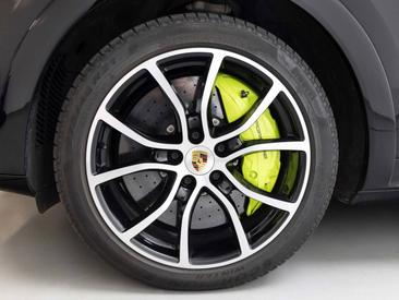Porsche Cayenne III Turbo S E-Hybrid — photo 6