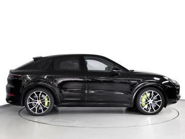 Porsche Cayenne III Turbo S E-Hybrid — photo 8
