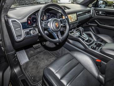 Porsche Cayenne III GTS Coupé — photo 19
