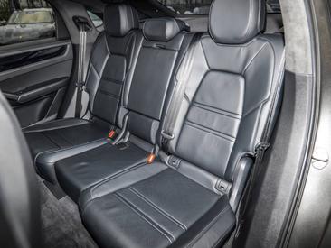 Porsche Cayenne III GTS Coupé — photo 20