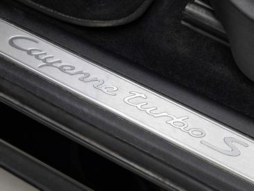 Porsche Cayenne III Turbo S E-Hybrid — photo 23