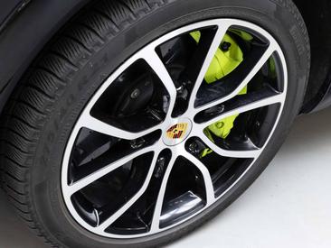 Porsche Cayenne III Turbo S E-Hybrid — photo 30