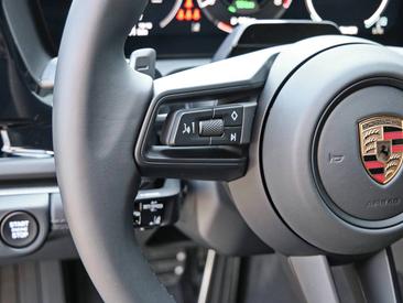 Porsche Panamera III 4 E-Hybrid — photo 17