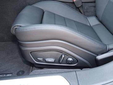 Porsche Panamera III 4 E-Hybrid — photo 28